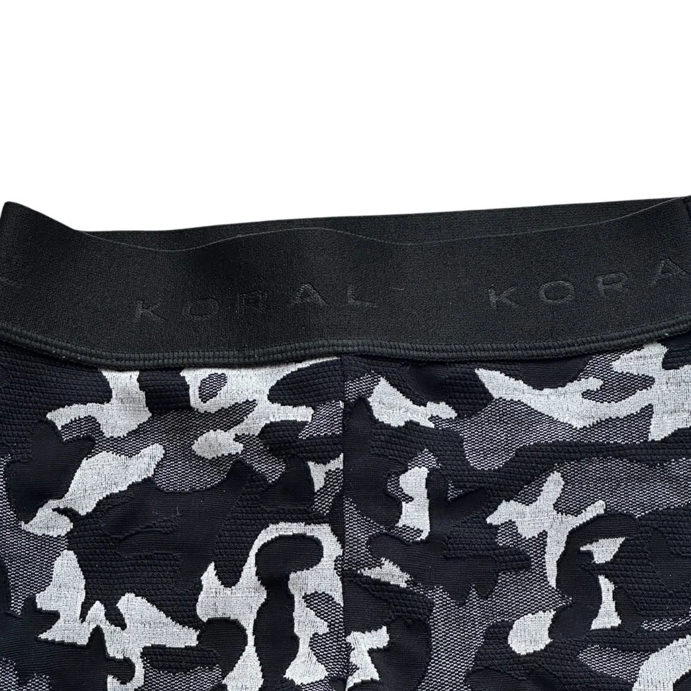 KORAL Knockout Crop Leggings Logo Waistband in Black/White Camo Women’s XS